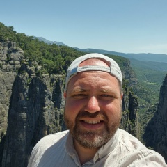 Юрий Маслов, Санкт-Петербург