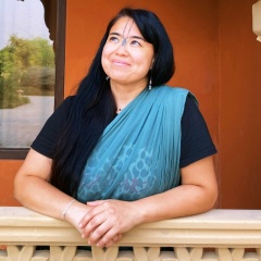 Алма Гулька, Москва