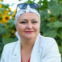 Юлия Тихомирова, Санкт-Петербург