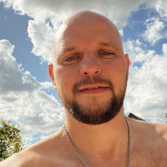 Денис Хоменко