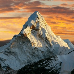 Максим Банников