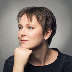 Оля Жарова