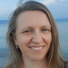 Яна Пазына, 01.04.1975, София