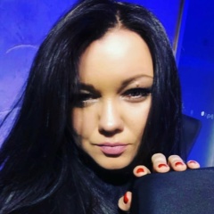 Вика Манахова, Москва