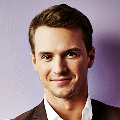 Freddie Stroma, 08.01, New York City