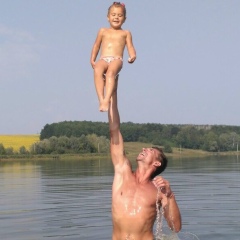 Sasha Grehov, 10.08.1981, Side