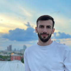 Садам Алжанов, Москва