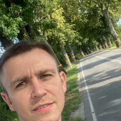 Роман Р