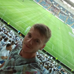 Антон Холоша