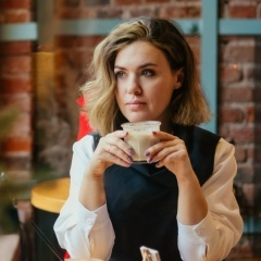Анна Азарова