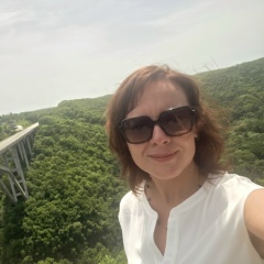 Галина Курленьиз