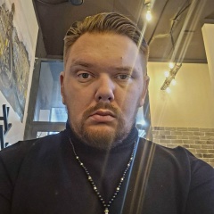 Станислав Леонов