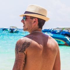 Шанти Ом, Индия