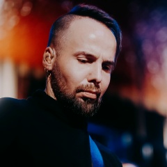 Роман Акис, 10.10