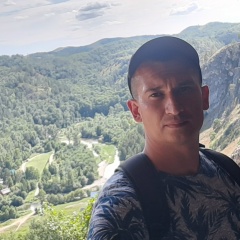 Денис Акрамов