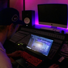 Олег Величко, 24.04, New York City