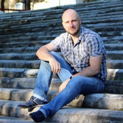Роман Бобров