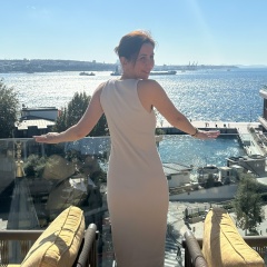 Лина Каратаева, Санкт-Петербург