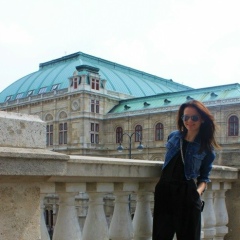 Елена Ли