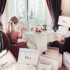 Сая Джураева, Санкт-Петербург