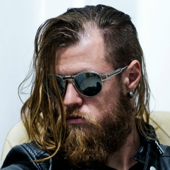 Андрей Максимов