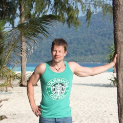 Николай Ларионов