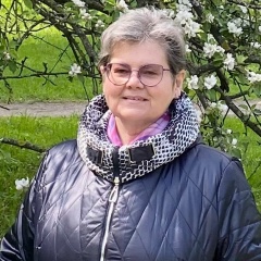 Лина Веселова, Москва