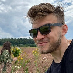 Владислав Кухарский, Москва