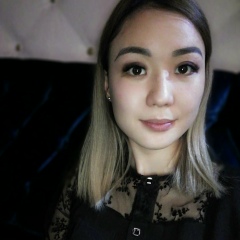 Лаура Есимханова