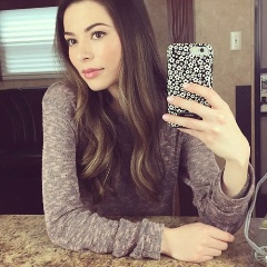 Miranda Kosgrove, 10.08, Los Angeles