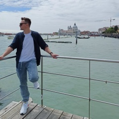 Дмитрий Азаров, Praha