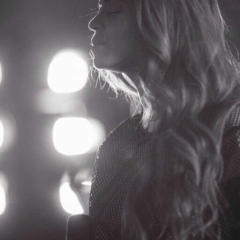 Яна Перлз, Kingston