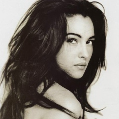 Натали Белучи