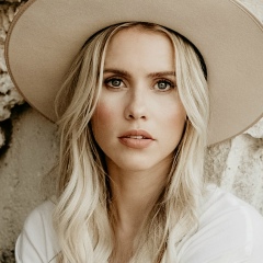 Ребекка Майклсон, 17.08