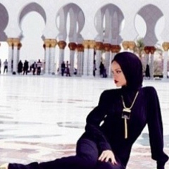 София Хан, 23.11.1982