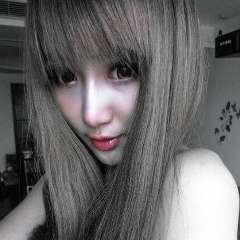 Nicole Tee