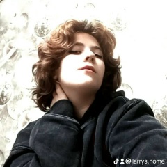 Derry Allegreti, Красный Луч