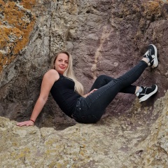 Лена Корнилова, Алматы