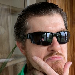 Олег Старков