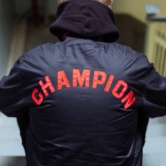 Вито Chempion, 23.04