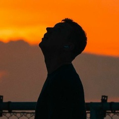 Максим Петров