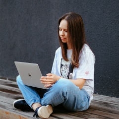 Алена Симанчёва