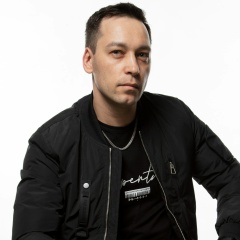 Оскар Каримов, Москва