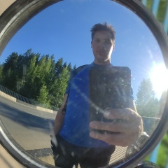 Артём Комаров