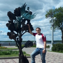 Илья Голощапов