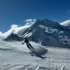 Аня Варнакова, Москва