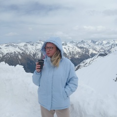 Яна Наумович, Санкт-Петербург