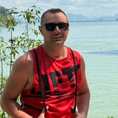 Юрий Оганов