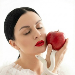 Evgeniya Vladimirova, Santa Bárbara