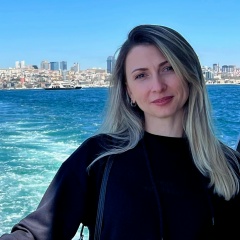 Евгения Лесникова